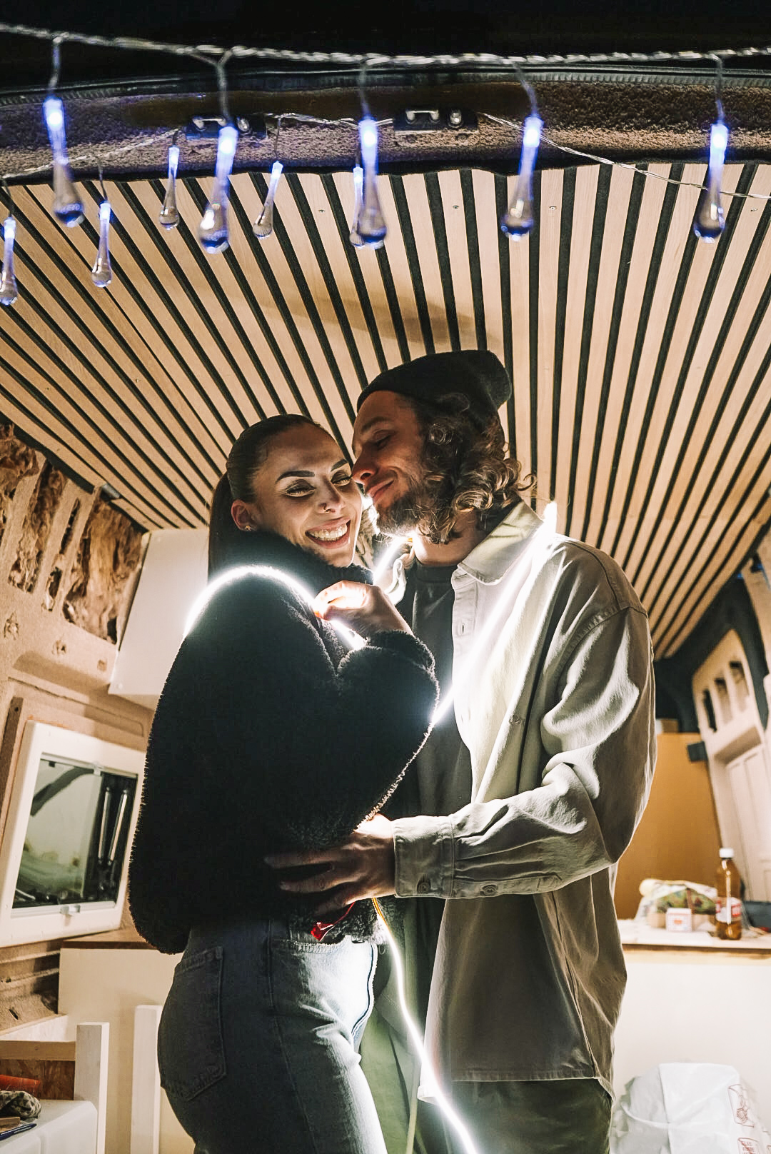 Marie et Gaël dans leur van