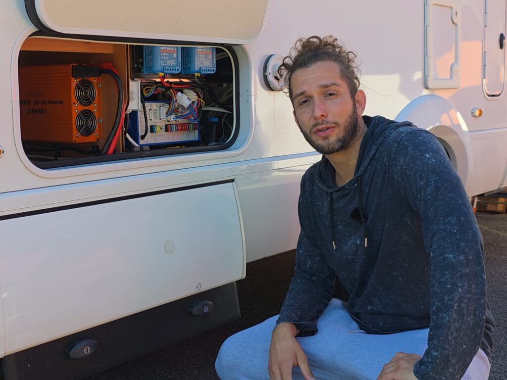 20250928_143115 (1) Gael qui présente son travail